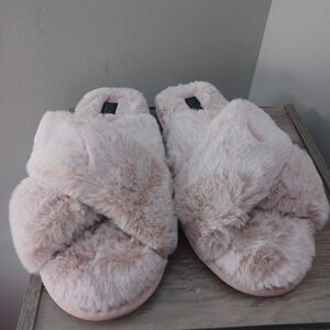 Rachel Ray Pink Fuzzy Cross Over Slippers Sz 9/10